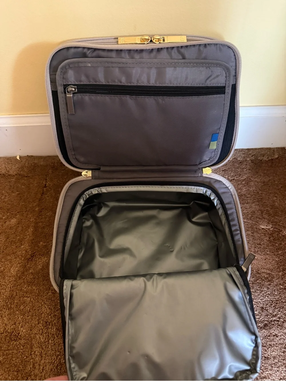 Open Story Toiletry Case